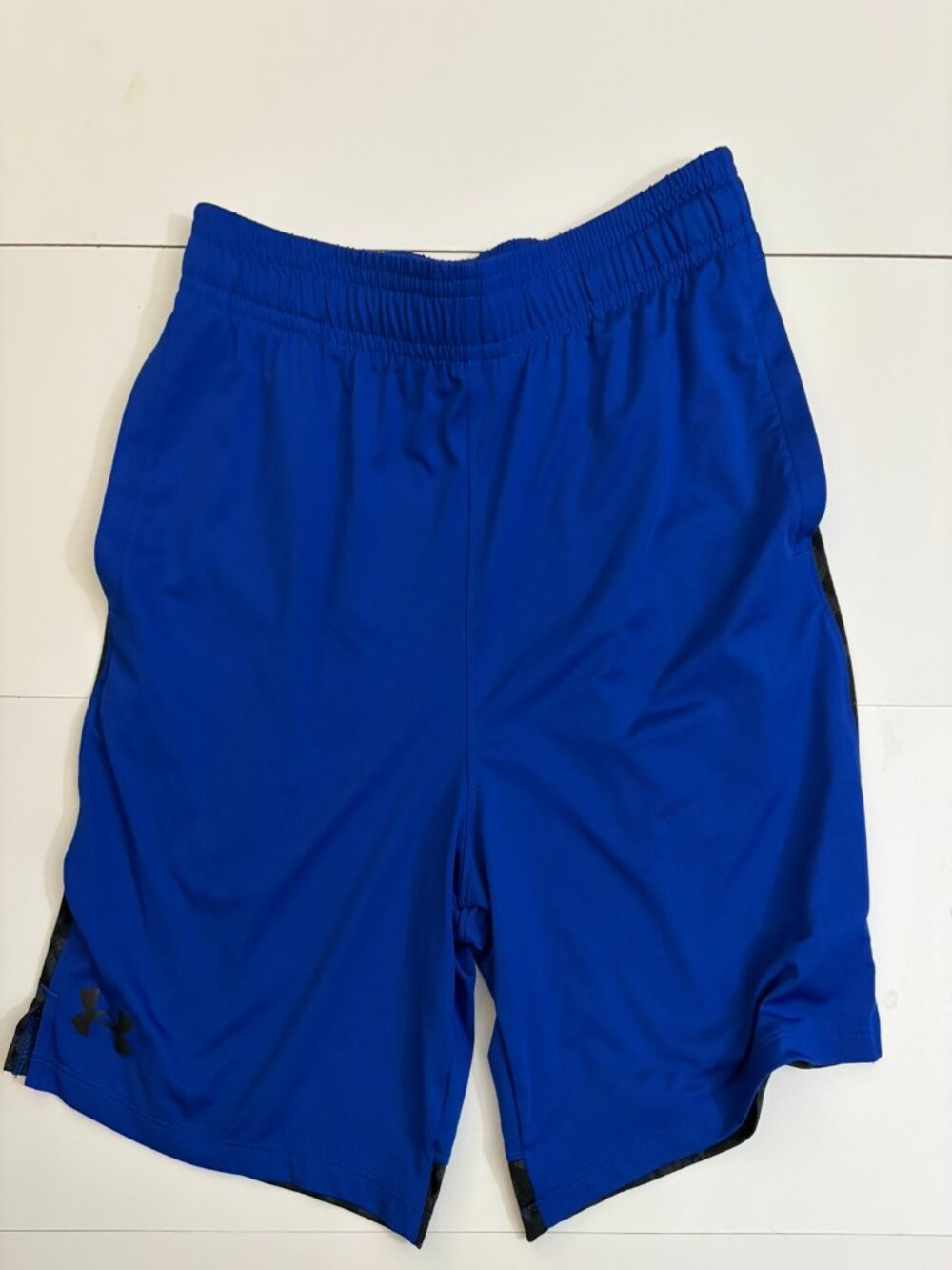 Boys Large Under Armour Shorts